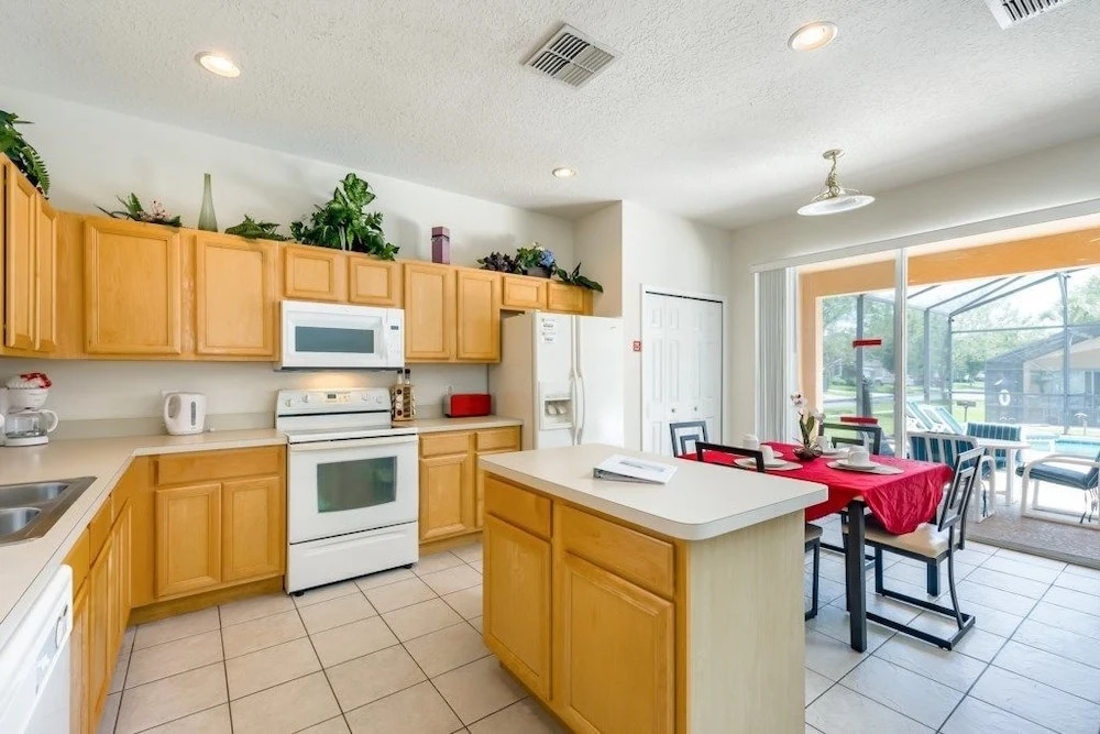 7BR Pool Home Emerald Island by SHV-2793
