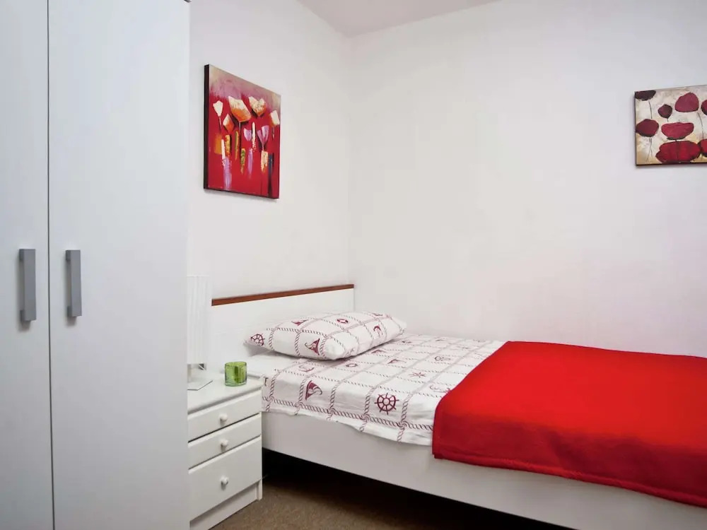 Holiday Home in Okrug Gornji Near the Sea