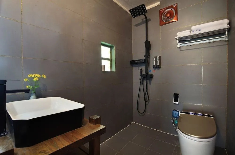 Jingzheng Holiday Hotel