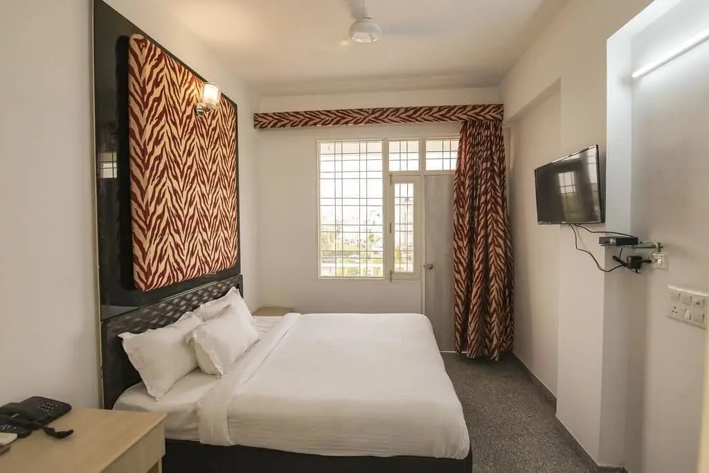 Tuma Club House