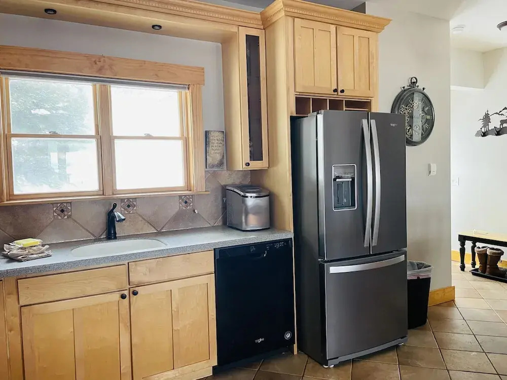Mount Chapin S4 2 Bedroom Condo by RedAwning