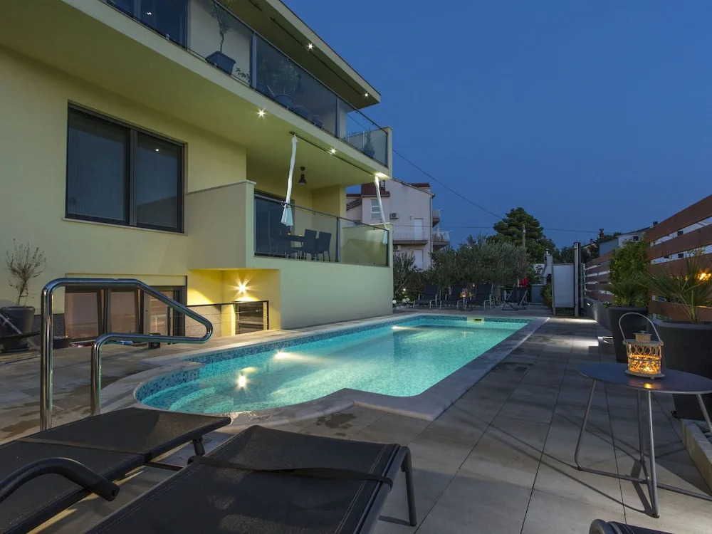 Modern Apartment in Newly Built House with Pool And Seview, 150m From the Beach