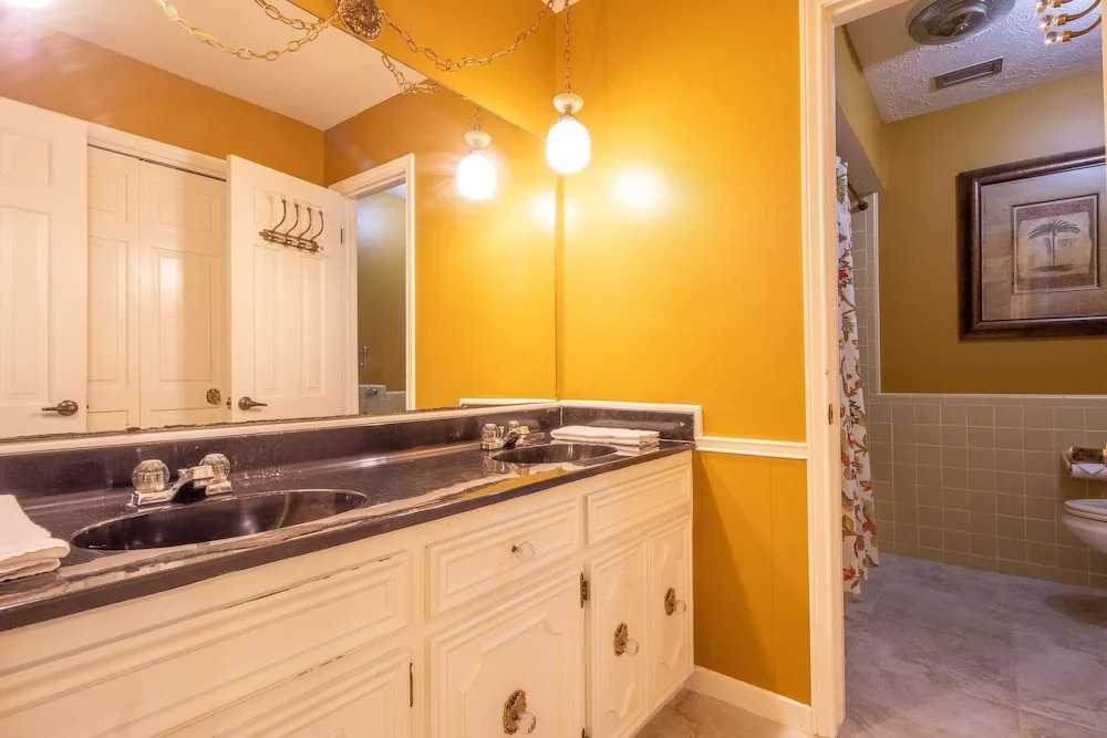 111 Wimberley - 6 Bedroom Home