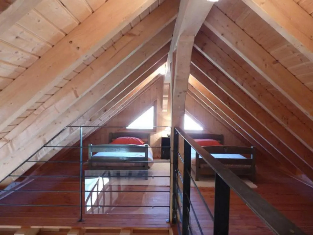 Chalet indépendant avec jardin et accès piscine près de St Pourçain - FR-1-489-151