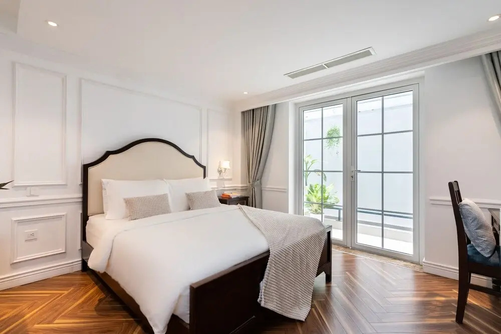 Golden Sun Hotel 8