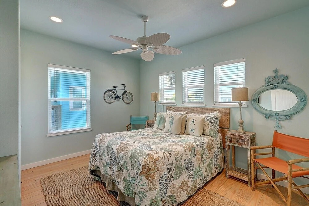 Playin' Hookie 5 Bedroom Home by Redawning