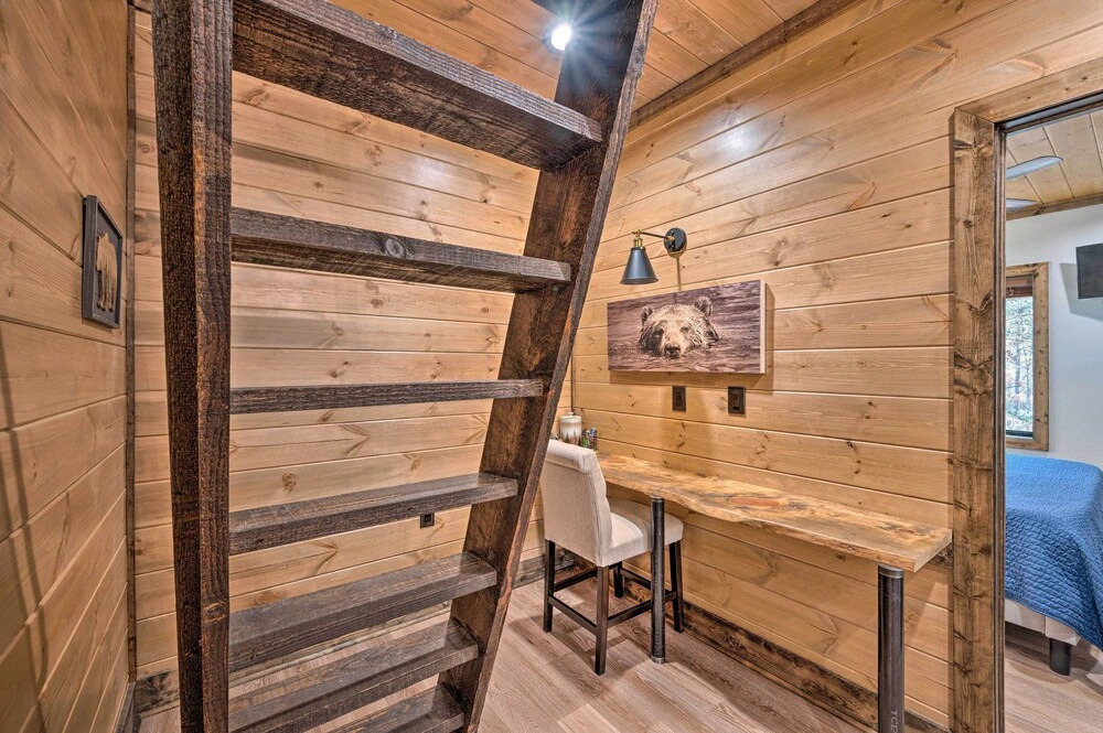Broken Bow 'lazy Dog Lodge' w/ Hot Tub, Pool Table