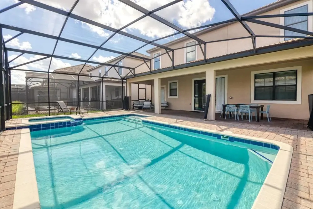 Christopers 9-bedroom Vacation Home