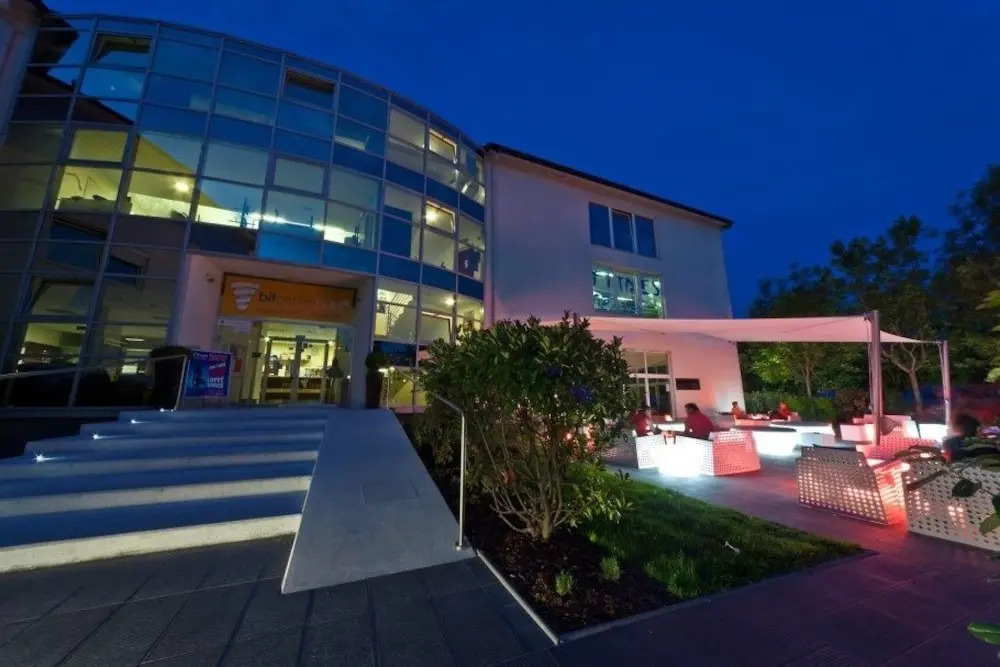 Bit Center Hotel