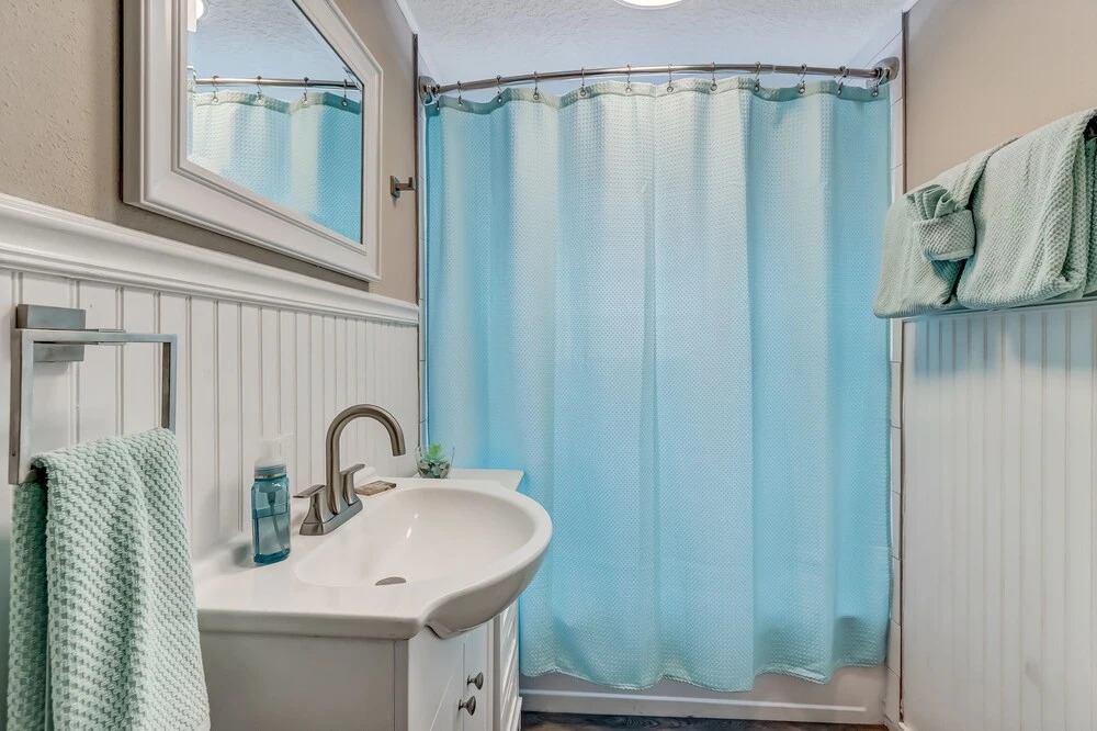 1000 Date Street 3 Bedroom Home by Redawning