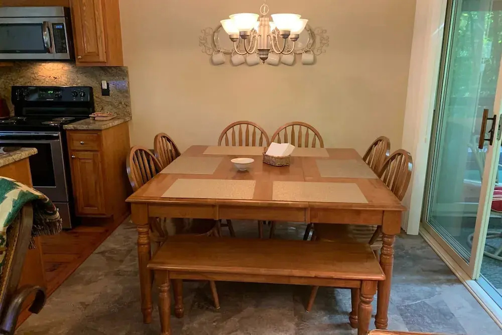 Alpine Allure by Avantstay Indoor Hot Tub, Game Loft, Enclosed Deck