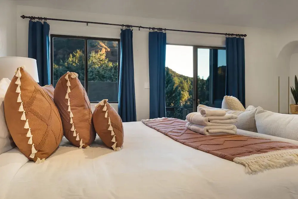Mammoth Rock Splendor-close to Town Huge Spa Game Room