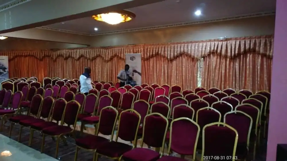Obaa'S Golden Plaza Hotel