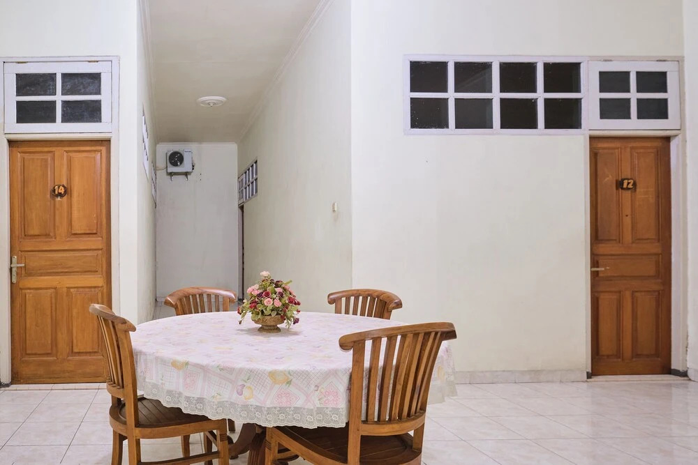 Rizki Dhira Guest House by OYO Rooms