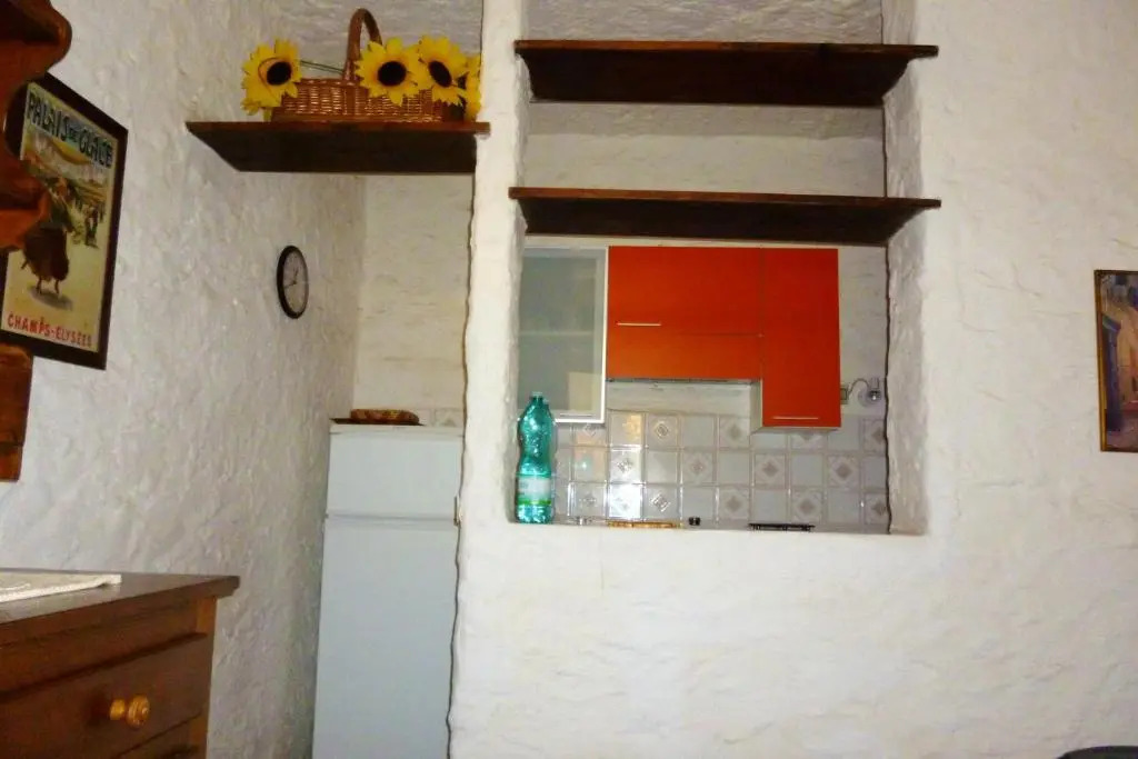 House with 2 Bedrooms in San Teodoro, with Wonderful Sea View And Enclosed Garden - 800 M From the Beach