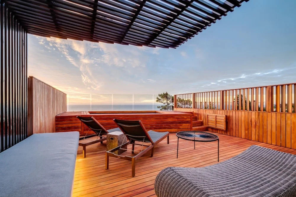 Stylish Holiday Apartment w Private Pool 180 Views Malibu