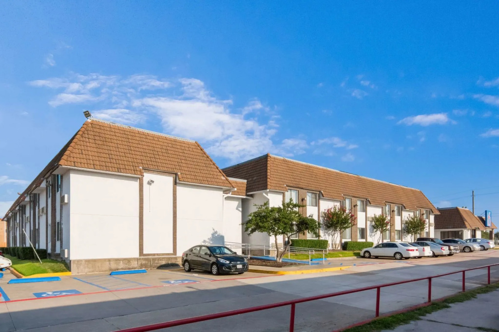 Motel 6-Duncanville, TX - Dallas