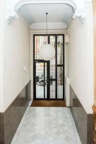 Splendid Gaudi Mercat del Ninot Apartment