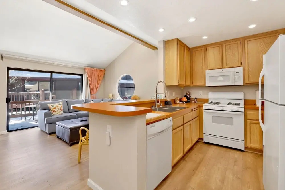 2236-boulder Bay Condo 3 Bedroom Home by RedAwning