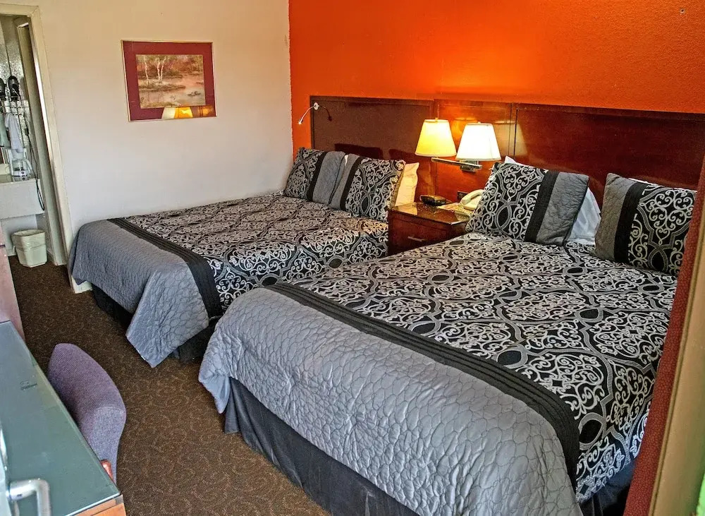 Americas Best Inn and Suites Emporia