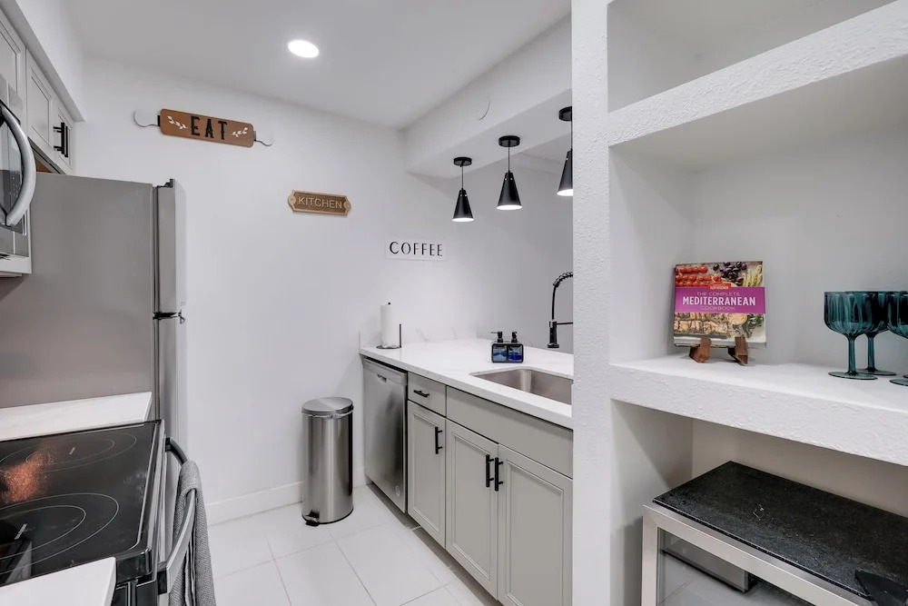 Old Town Oasis! Modern Unit w/ Resort-style Pool