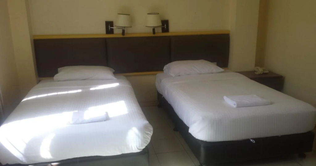 OYO 90104 Lady Anne Hotel