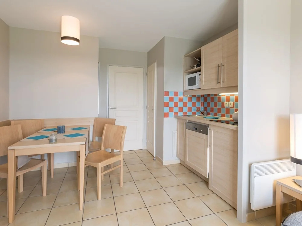 Modern Apartment With Buth tub Near the Historic Omaha Beach