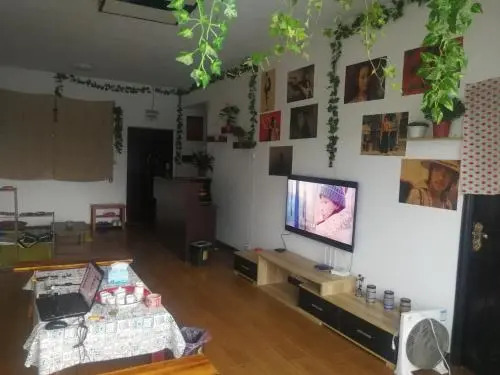 80 Youth Hostel