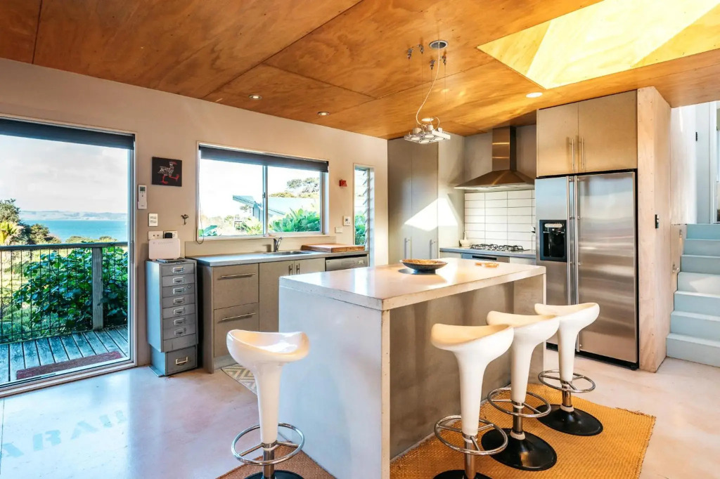 The Fat Pigeon - Omiha Holiday Home