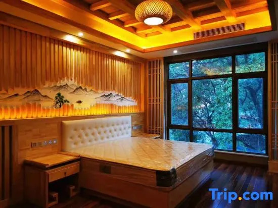 Remote Mountain Hotel Lianzhou