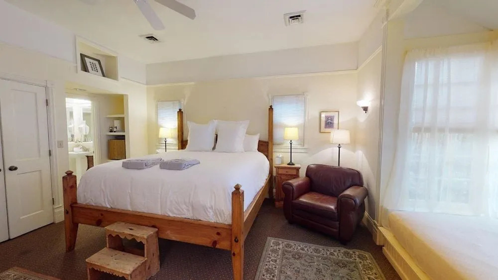 Preston Suite #8