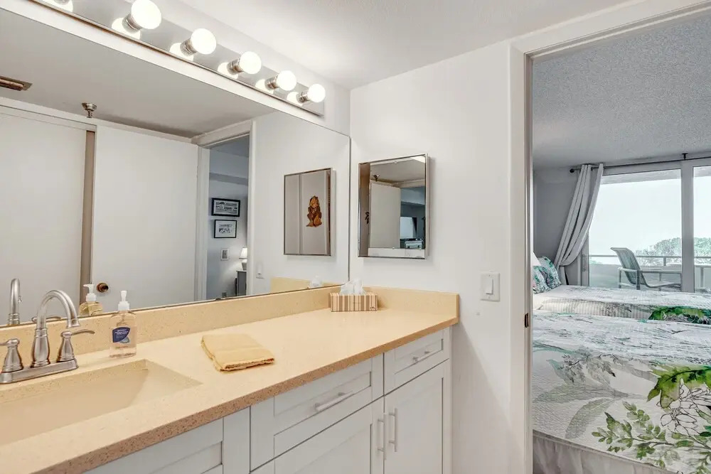 Balcony & Resort Amenities: Gulf Coast Escape!