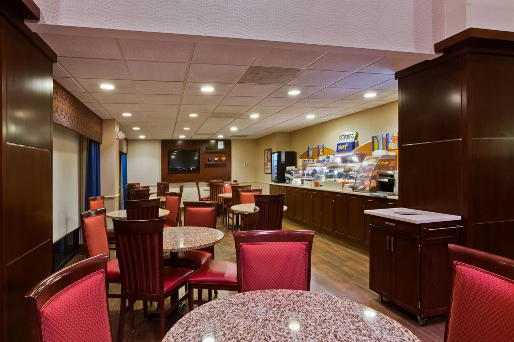 Holiday Inn Express Hotel & Suites Tampa-Oldsmar by IHG