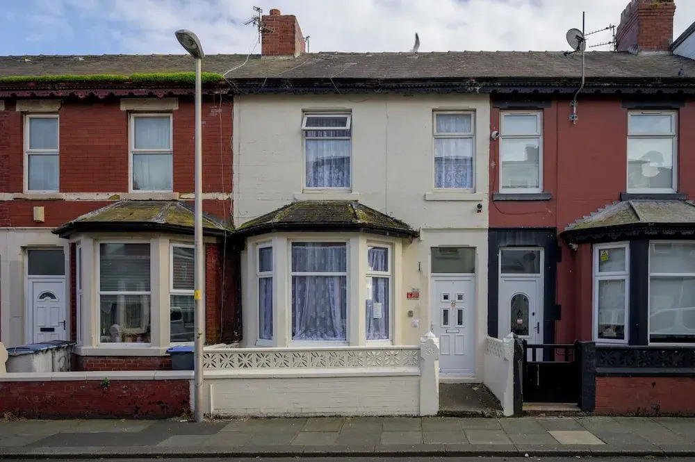 Seaside - House - Sleeps 10 - Parking - Garden