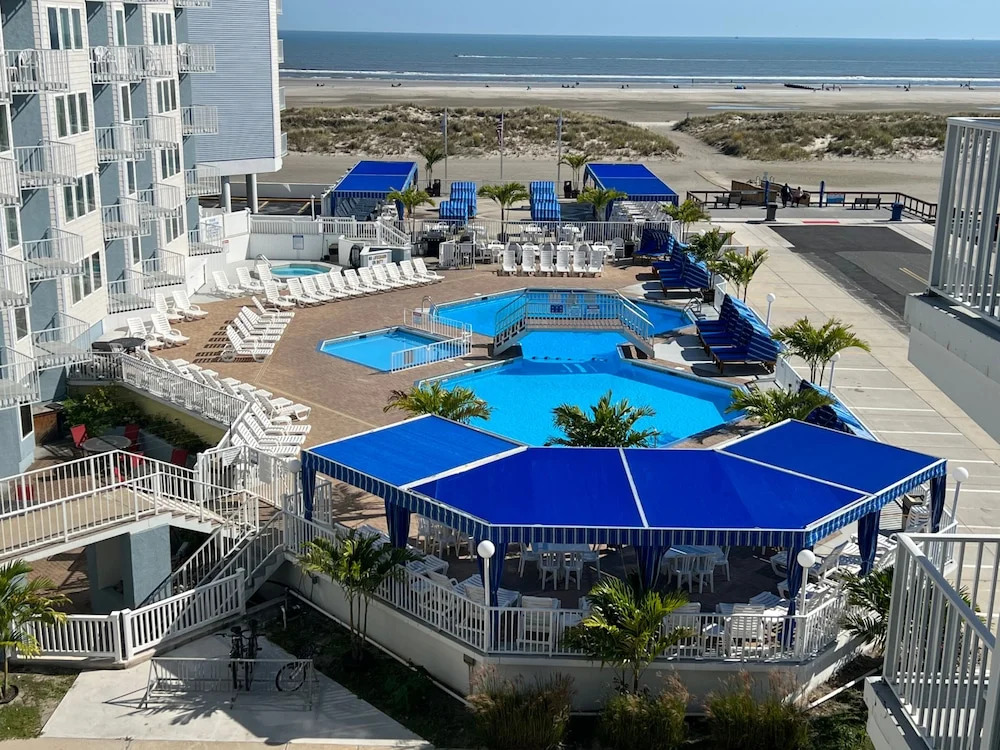 El Coronado Resort