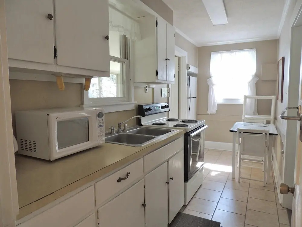 Hendersonville (NC) - 2 Br Cottage