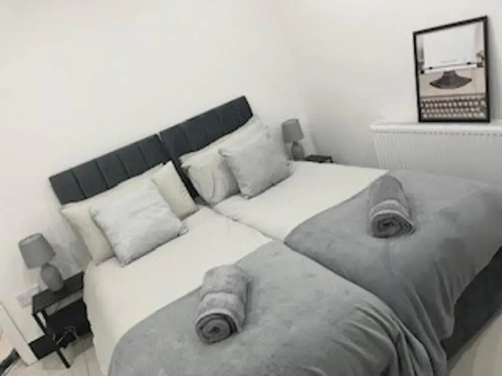 Urban, Sleeps 6 Private Garden-family Pet Friendly