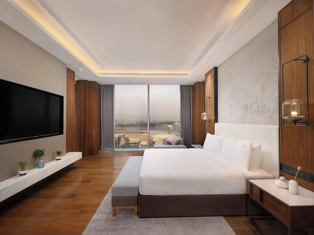 Crowne Plaza Phnom Penh by IHG 金边皇冠假日酒店 Former VM Hotel