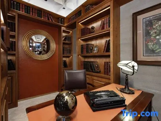 James Joyce Coffetel Hotel (Xiangyang Ancient City Tanxi Road)
