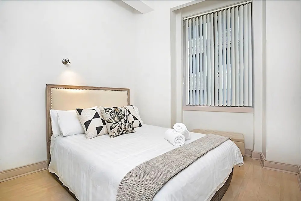 The Apartment Service CL405
