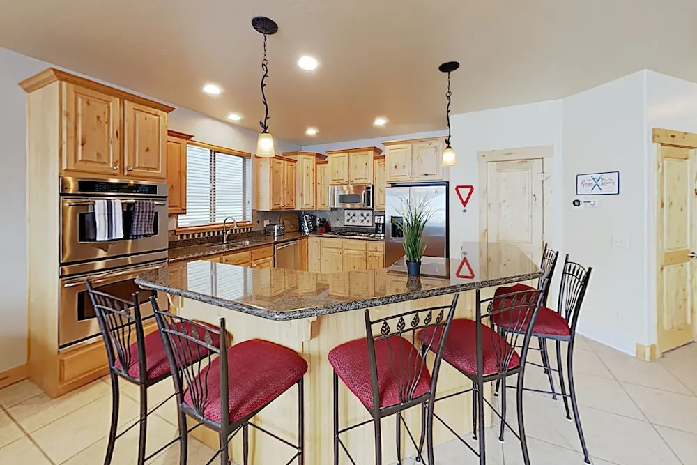 New Listing! Mountain-view Ski W/ Hot Tub 4 Bedroom Home