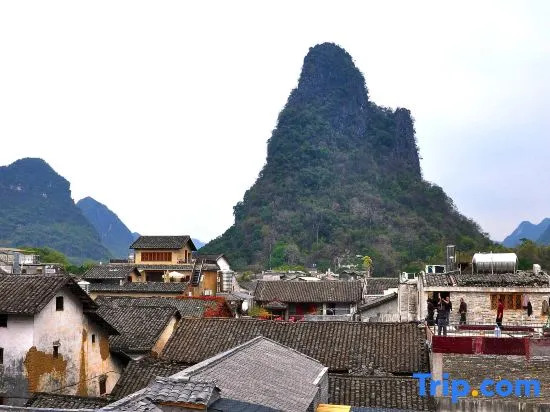 Yijia Denghuo Lakeside Boutique Hotel