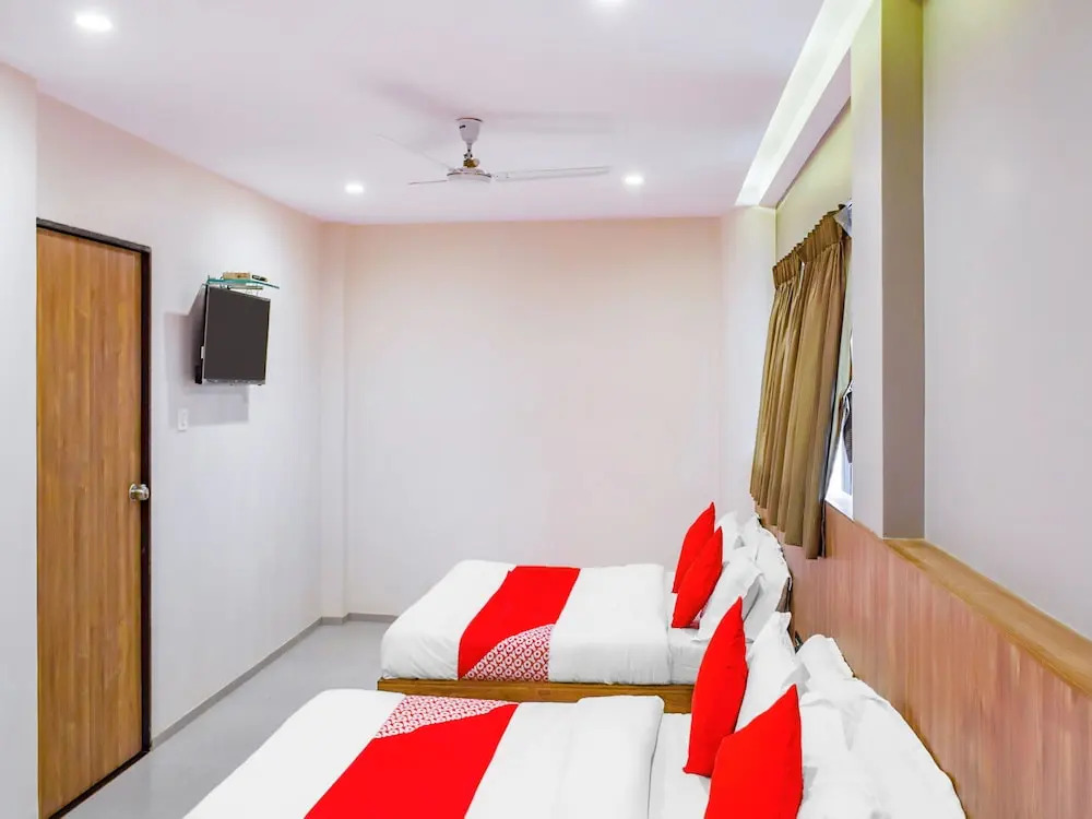 OYO 14544 Hotel Pacific Inn