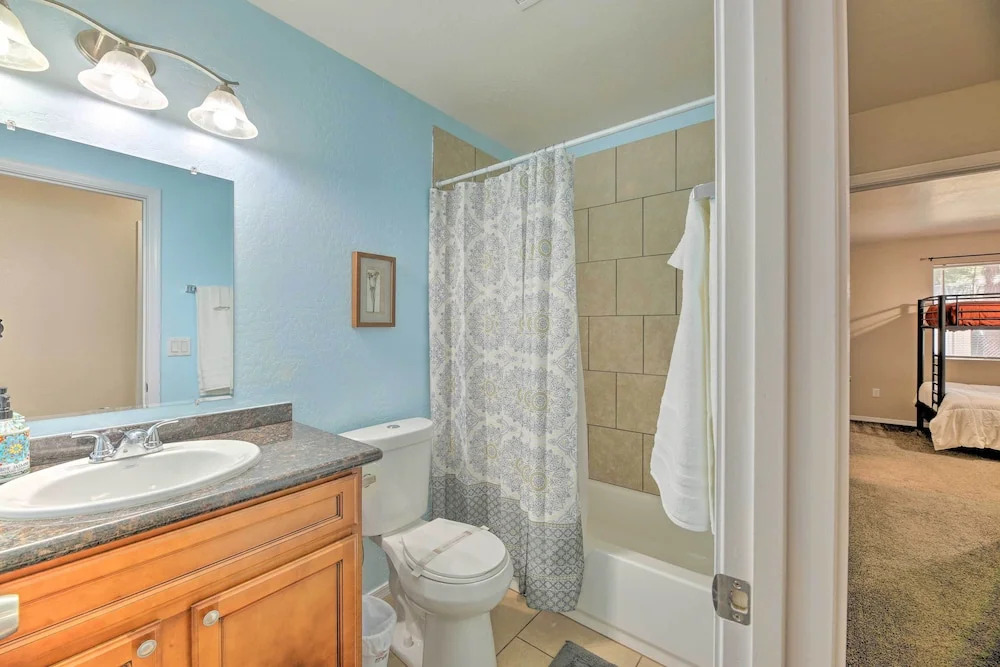 Fenced Yard, Fire Pit: Quiet Show Low Home!