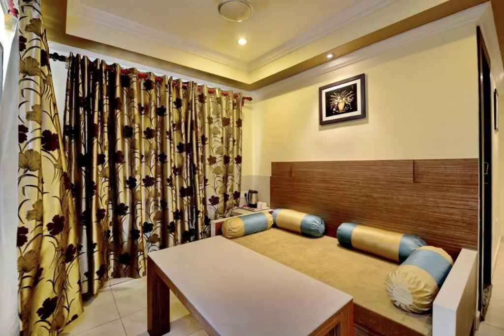 Hotel Pushpak