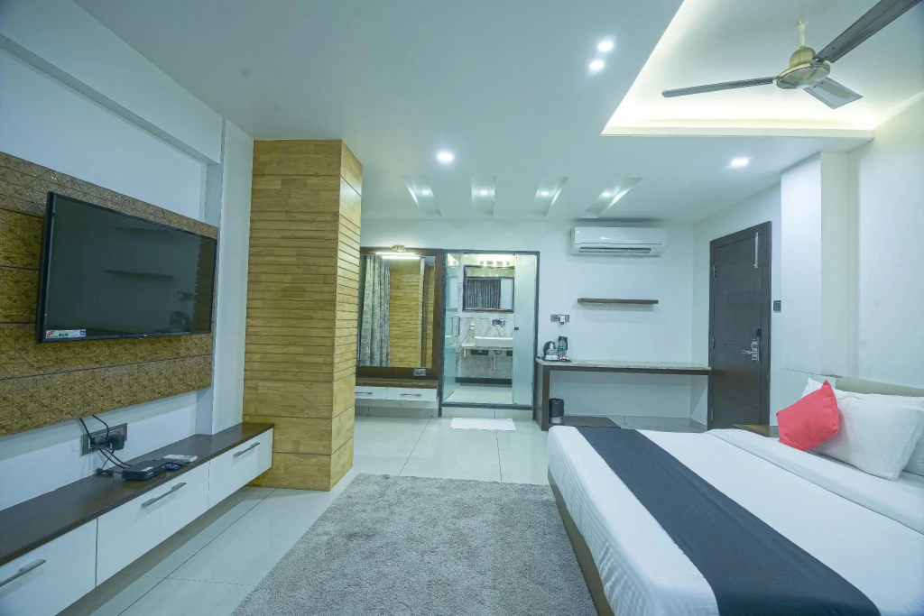 FabHotel Prime The Kartar Tower, Rani Kamalapati Railway Station