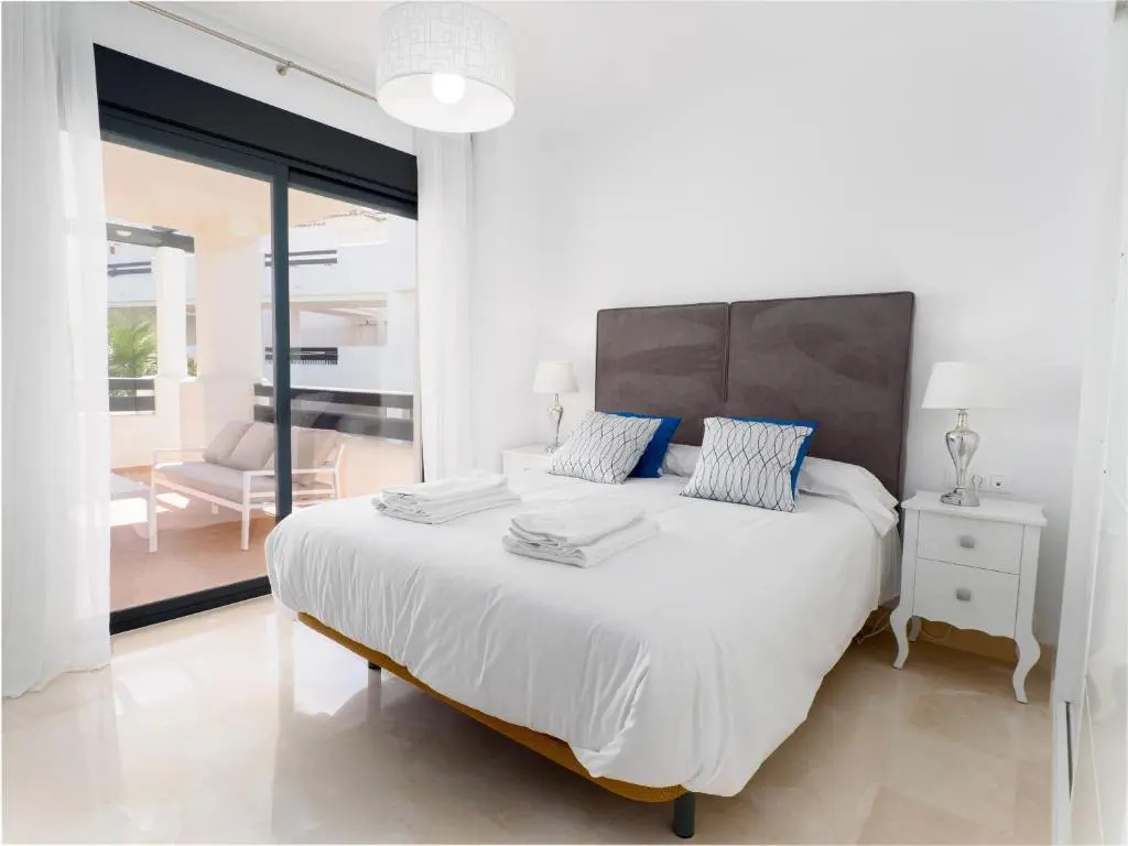 2306 - Brand new apt, walking distance to beach!