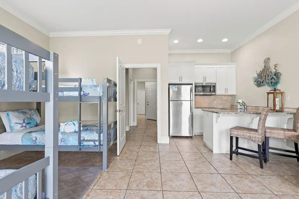 Gulf View Balconies! 3 Story Townhome With 4 Bedrooms, 4 Bathrooms! Sleeps 12