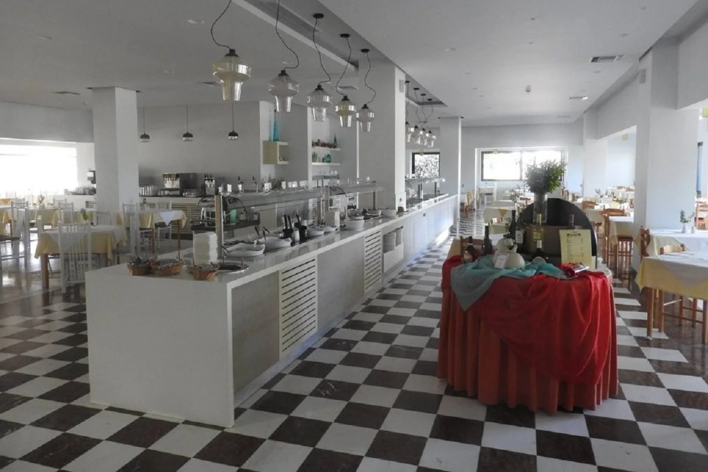 Tigaki Beach Hotel