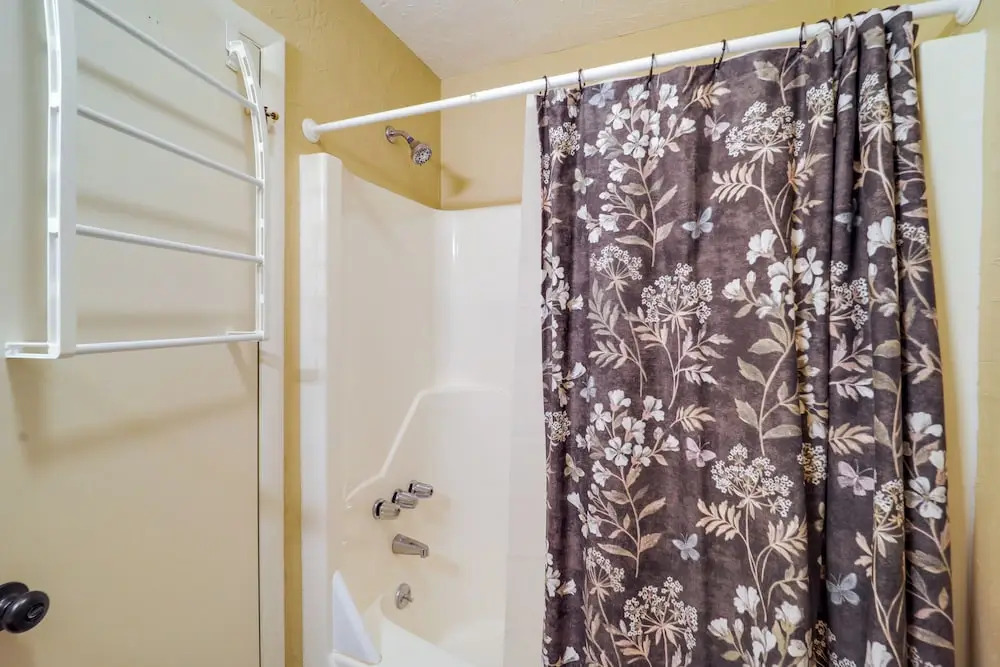 Walk to Slopes! Beech Mountain Condo, Pet Friendly